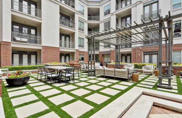ALARA Uptown Gallery 4
