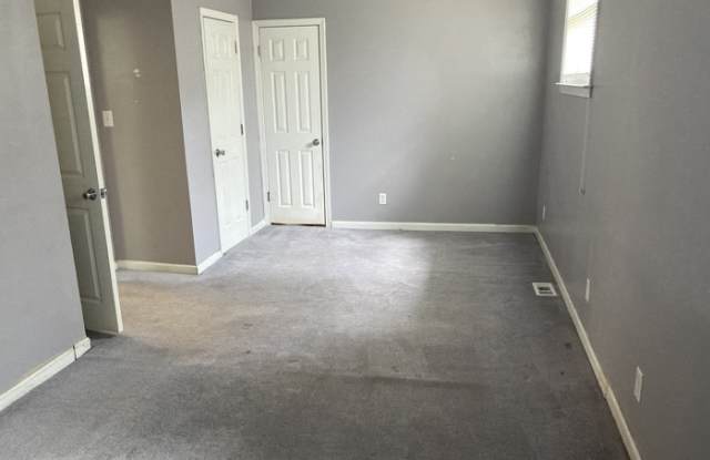 1219 Manning Avenue Gallery 3