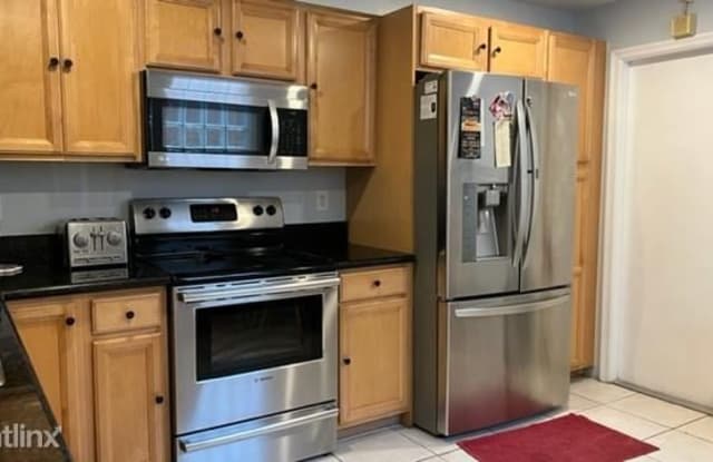 1611 Verazcruz Ln - 1611 Veracruz Lane, Weston, FL 33327
