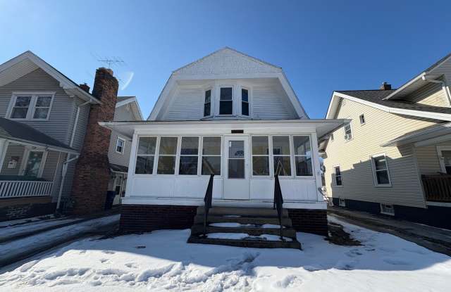 Comfy 3-Bedroom Home with Classic Charm in Toledo’s Old South End - 926 Ogden Avenue, Toledo, OH 43609