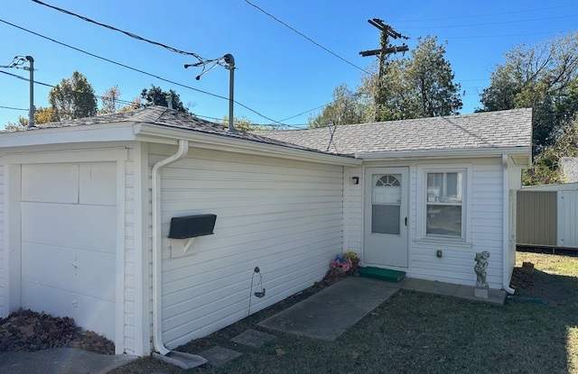 2813 N Robinson Ave photos photos