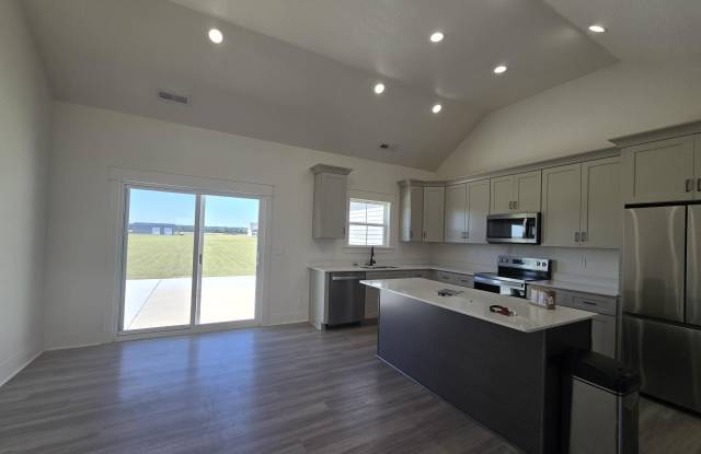 477 N Trotman Road Gallery 3