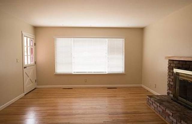 732 Golden Oak Ct Gallery 3
