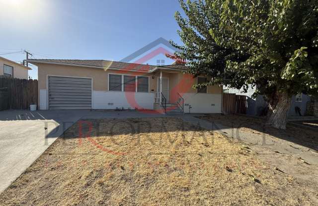 Cozy 2Bed/1 Bath in Taft, RBP & Deposit Alternative Option Gallery 1