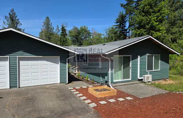 Check out this completely wonderful 2-bedroom, 1.0-bath unit! photos photos