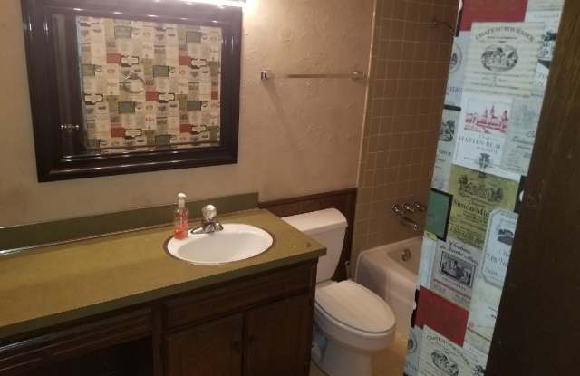 quiet complex, 1200 sq feet , walk in closet second floor photos photos