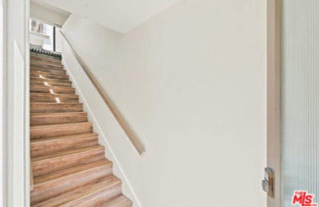 23 Privateer Street Gallery 2
