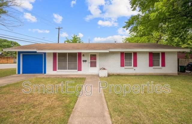 1300 Yorkshire Drive photos photos