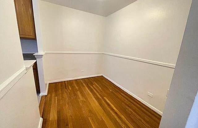 1549 Townsend Avenue Gallery 4