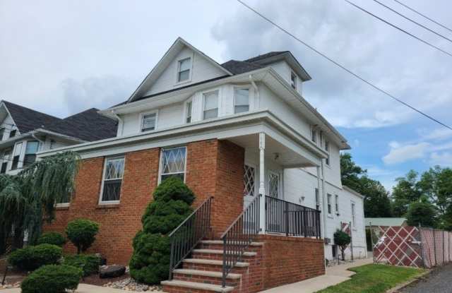 122 Somerset St - 122 Somerset Street, Somerville, NJ 08876