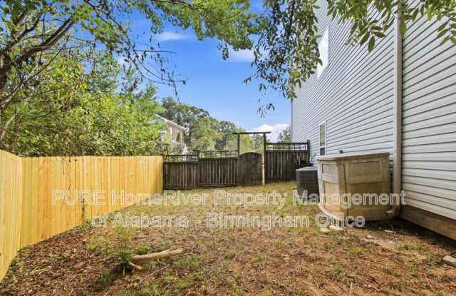 206 Park Village Circle Gallery 1