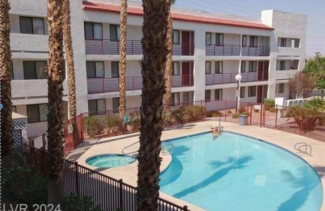 1381 E University Avenue photos photos