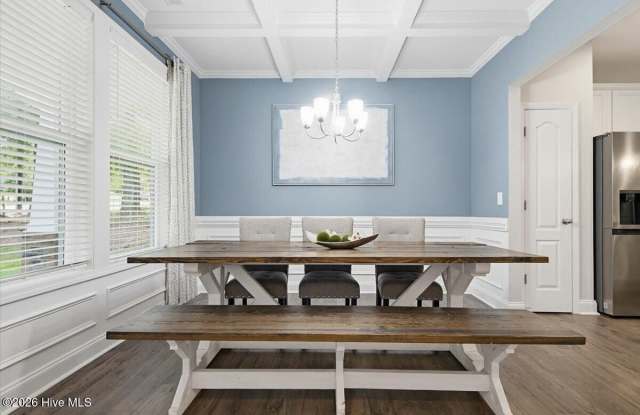 598 E L Ives Drive Gallery 3