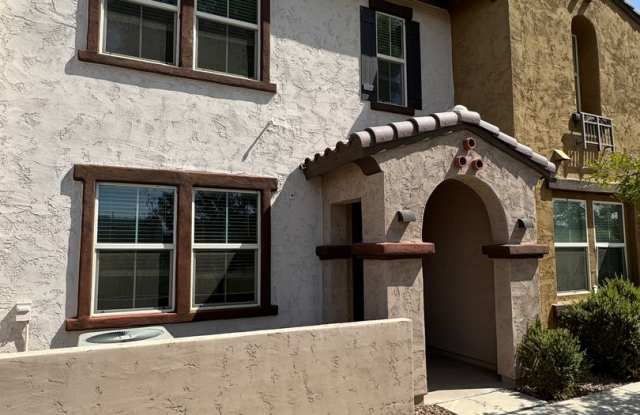 Unique opportunity! 3 bedrooms  2.5 baths with 2-car garage for Rent in an amazing location of Tempe! photos photos