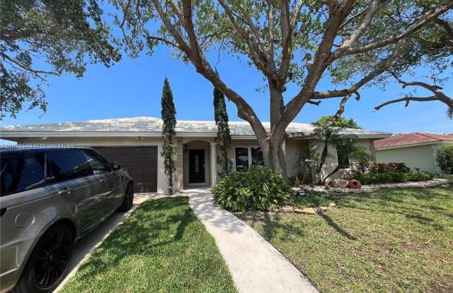 1250 SW 15th Ave photos photos