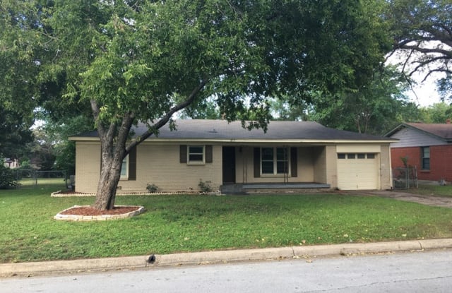 817 Zelda Dr - 817 Zelda Drive, Hurst, TX 76053