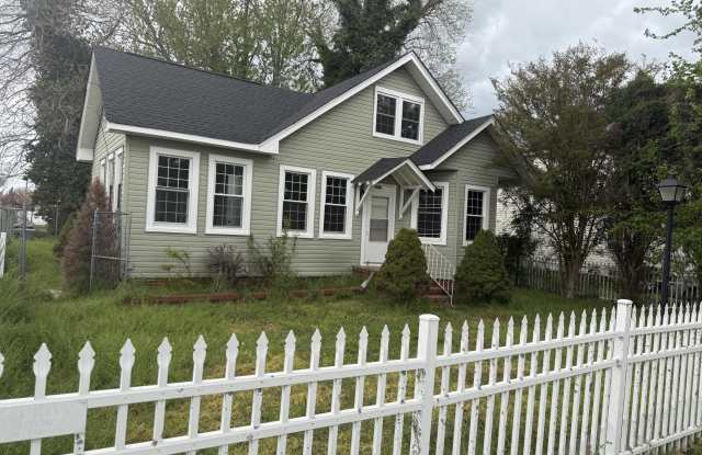 307 E PEMBROKE photos photos