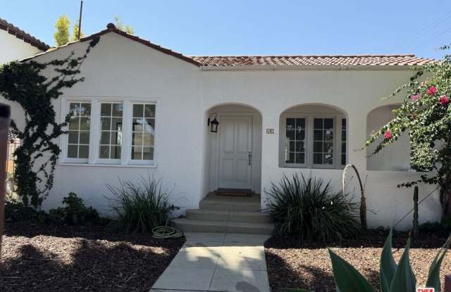 641 N Martel Ave photos photos