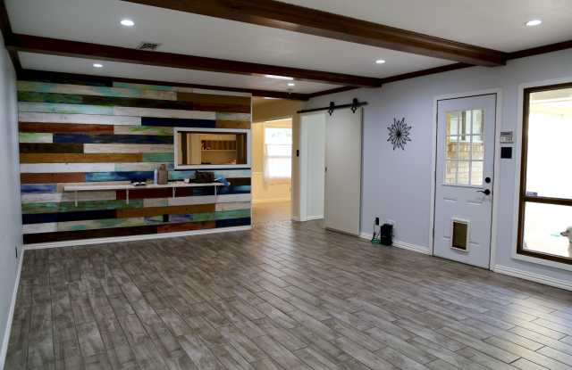 7282 Madeira Dr Gallery 4