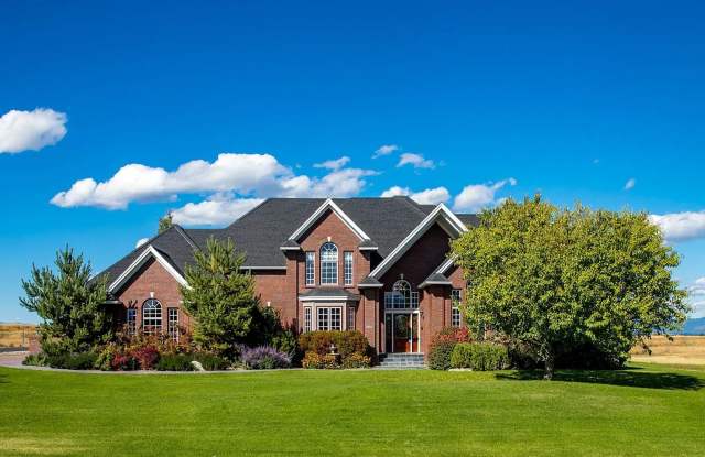 Room to Gather, Space to Grow - Spacious 5-Bedroom Kalispell Gallery 1
