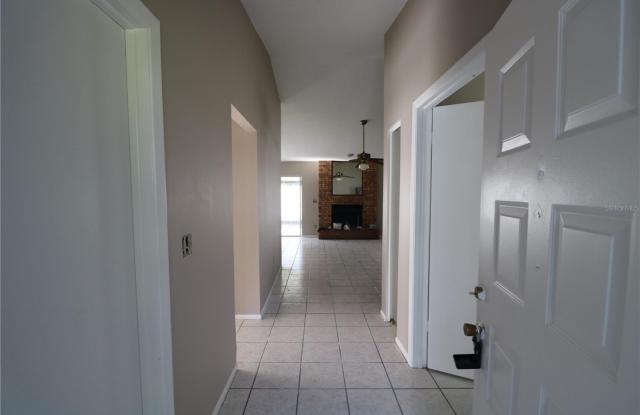 5018 OAKSHIRE Drive Gallery 2