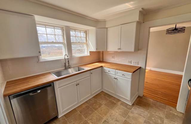 Single Family Cape House in Portsmouth, NH|Available Now! photos photos