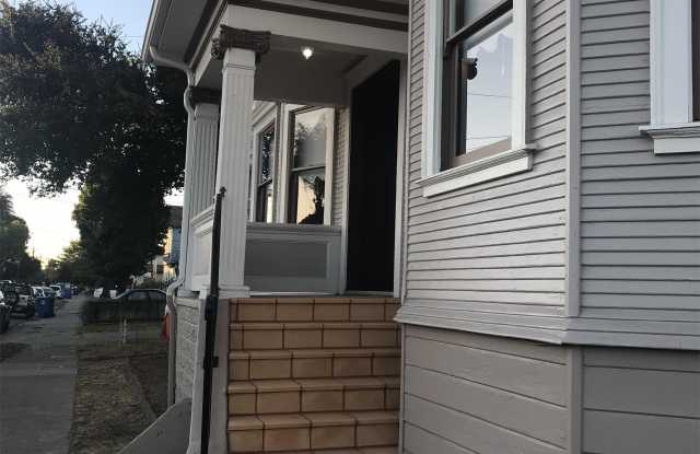 2071 Willow Street Gallery 2