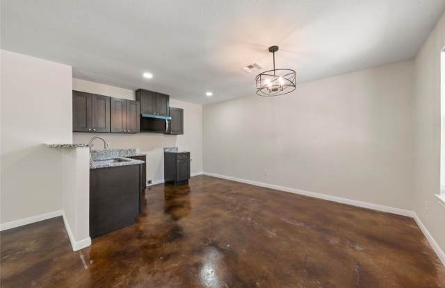 Spacious 3BR Duplex in Waco Gallery 3
