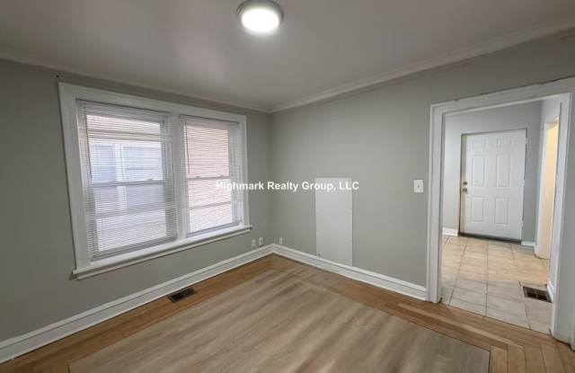 6304 North Oakley Ave. Gallery 4