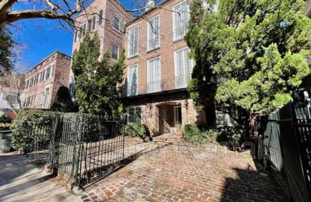 12 Wentworth Street, #B Gallery 1