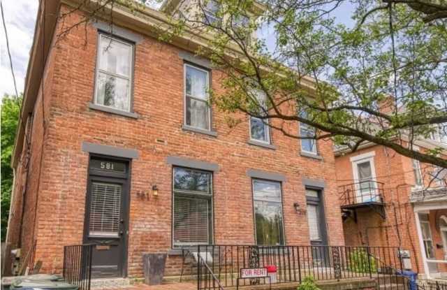 Charming 2BR Top Floor Apartment in Columbus photos photos