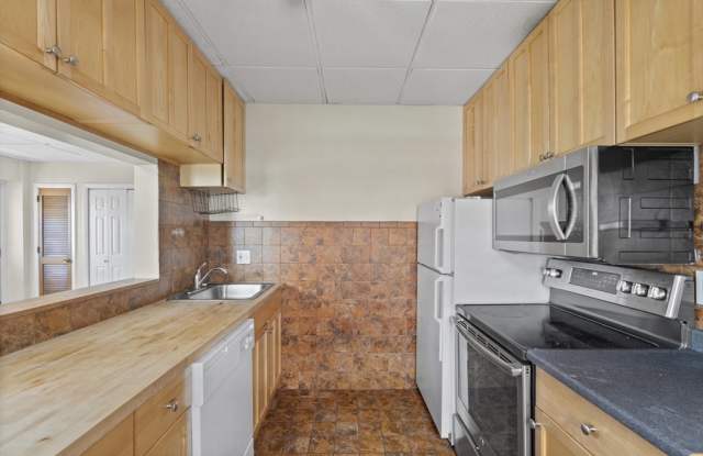 105 W Fourth St photos photos