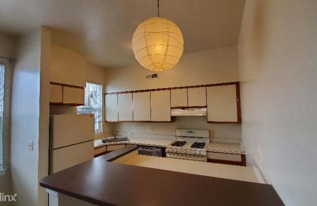 2061 Fitzwater St 2R Gallery 2