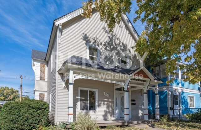 Available now - Beautiful 2BD / 1BA Main-Floor Duplex in Saint Paul! photos photos