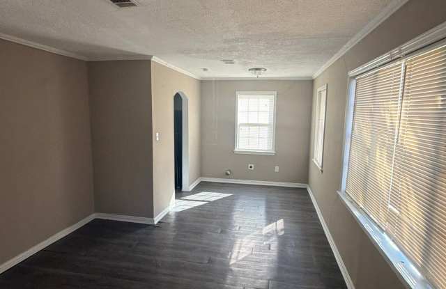 1406 Cadillac Drive Gallery 2