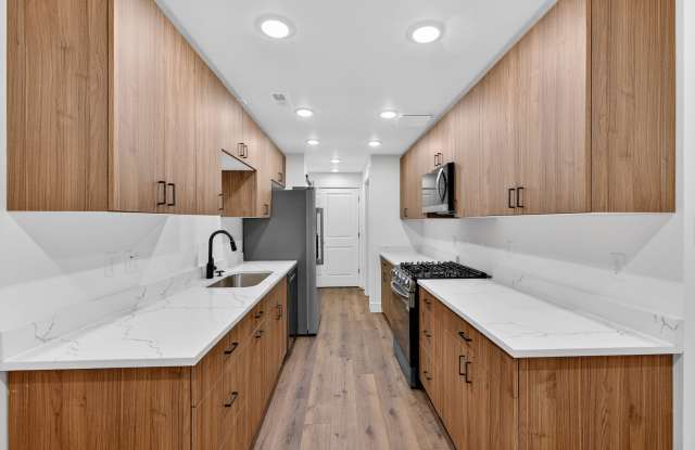 L199ER photos photos L199ER photos photos