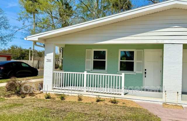 750 Bethune Street photos photos