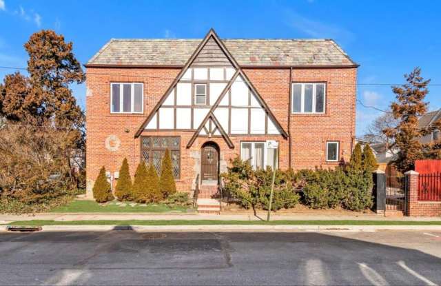 91-02 68 Avenue photos photos