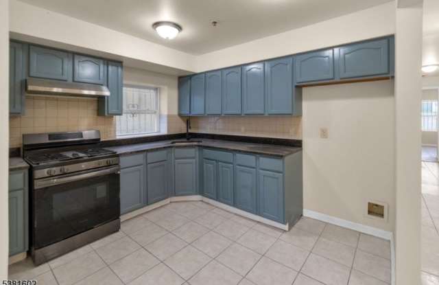 90 1St St - 90 1st Street, Newark, NJ 07107 90 1St St - 90 1st Street, Newark, NJ 07107