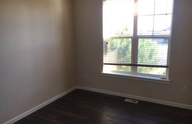 4 Bedroom Rambler in Horn Rapids! Gallery 1