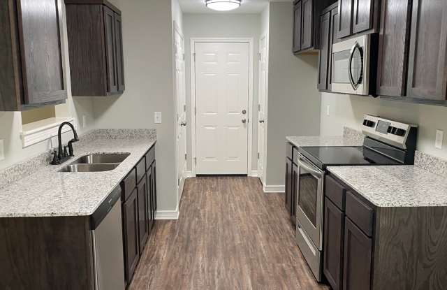 Fully renovated 3 bed/2 bath home Gallery 4