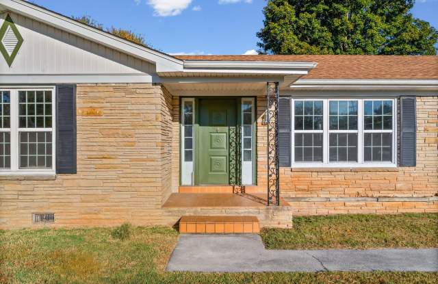 401 E Parkview Drive Gallery 4