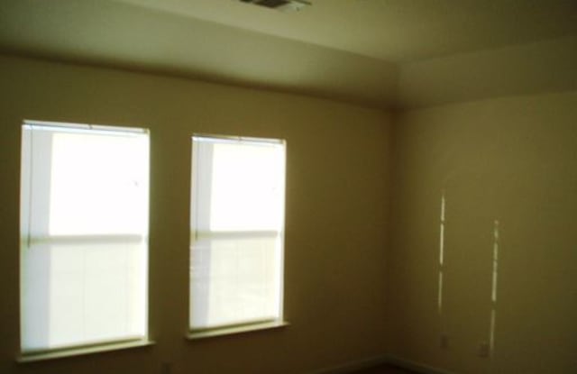 7914 Sterling Manor Gallery 2