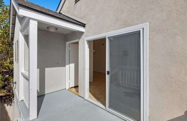 602 Carnation Avenue Gallery 3