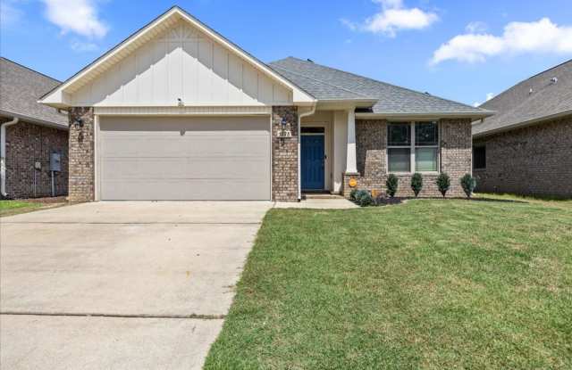 3 bedroom 2 bathroom- GREAT Location in Pace! photos photos