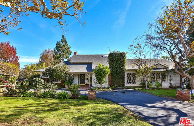 1186 CORSICA Drive Gallery 2