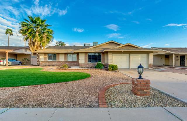 FULLY REMODELED 4 BEDROOM, 2 BATH HOME - MINUTES FROM ASU! photos photos