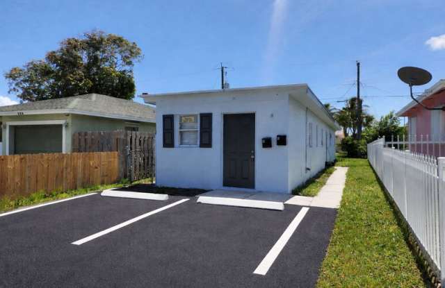 430 NW 12th Ave, Unit A photos photos