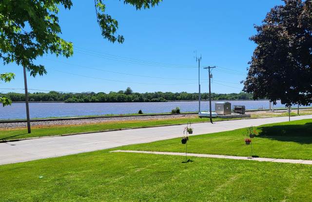 744 River Dr Gallery 2