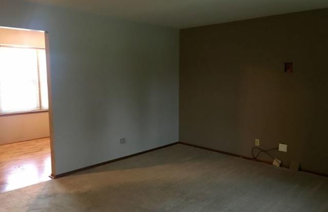 9606 Lincoln Street Gallery 2